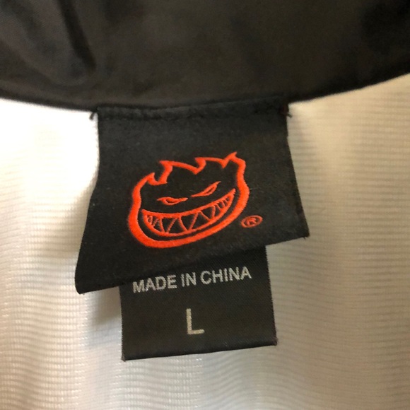 windbreaker - Picture 2 of 3